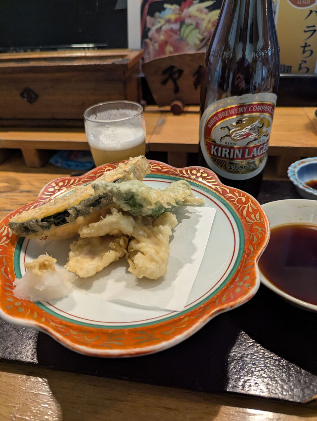 チョウザの天ぷら。野菜、天ぷらと一緒に。